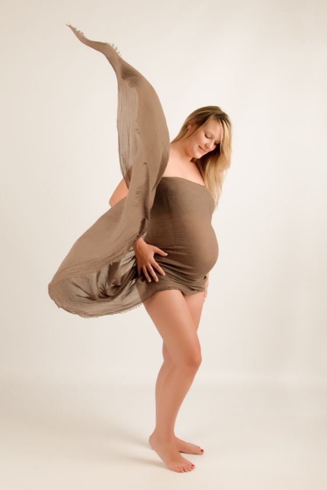 Séance grossesse, femme enceinte, studio (2)