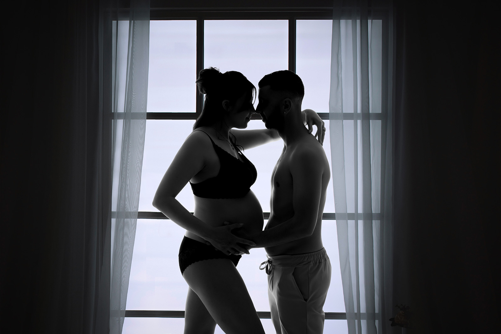 seance-photo-grossesse-femme-enceinte-naissance-montelimar-valence-drome-ardeche-Atelier de Céline